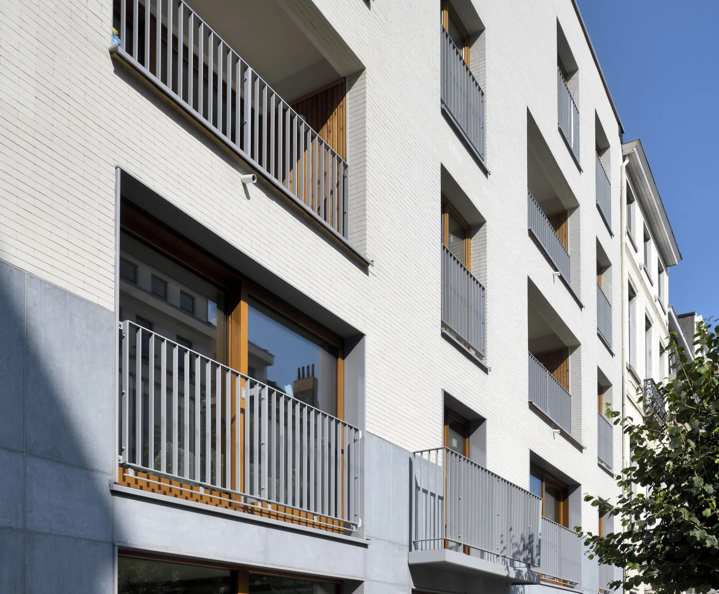 appartement Sceptre gevel wit baksteenuitzicht