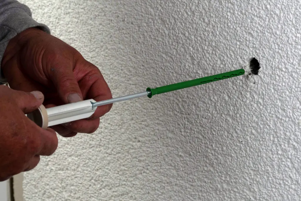 StoFix Iso-Dart : cheville pour le montage ultérieur sur des façades isolées